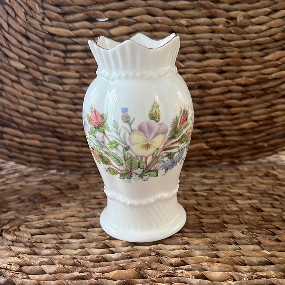 Aynsley (England) Bone China Wild Tudor Vase
